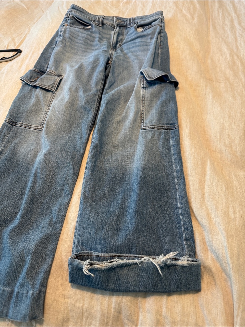 American Eagle Outfitters Light Blue Wide-Leg Cargo Jeans - Picture 5 of 9